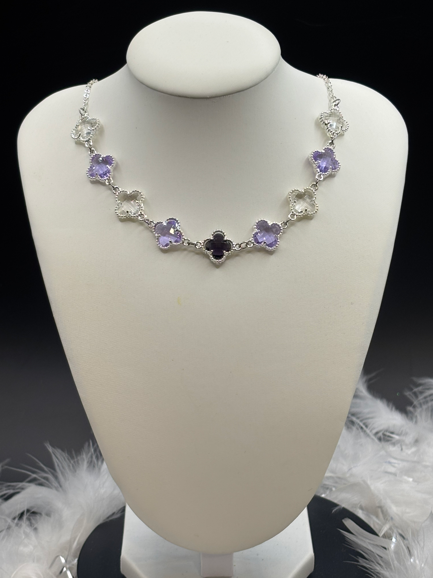 Collier mauve et blanc image 0