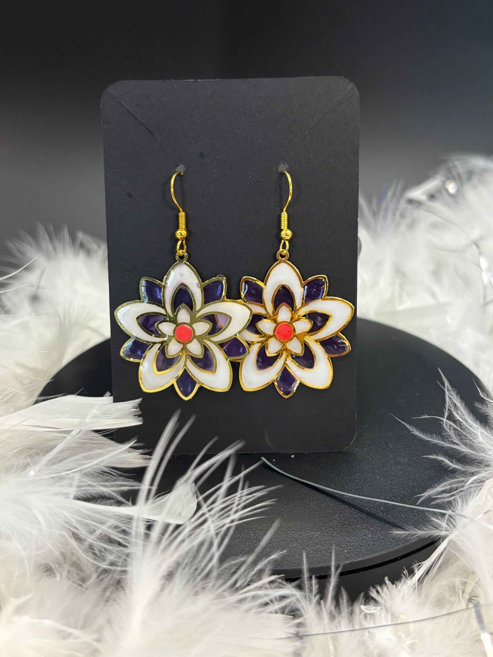 Boucles d'oreilles fleur dorée image 0