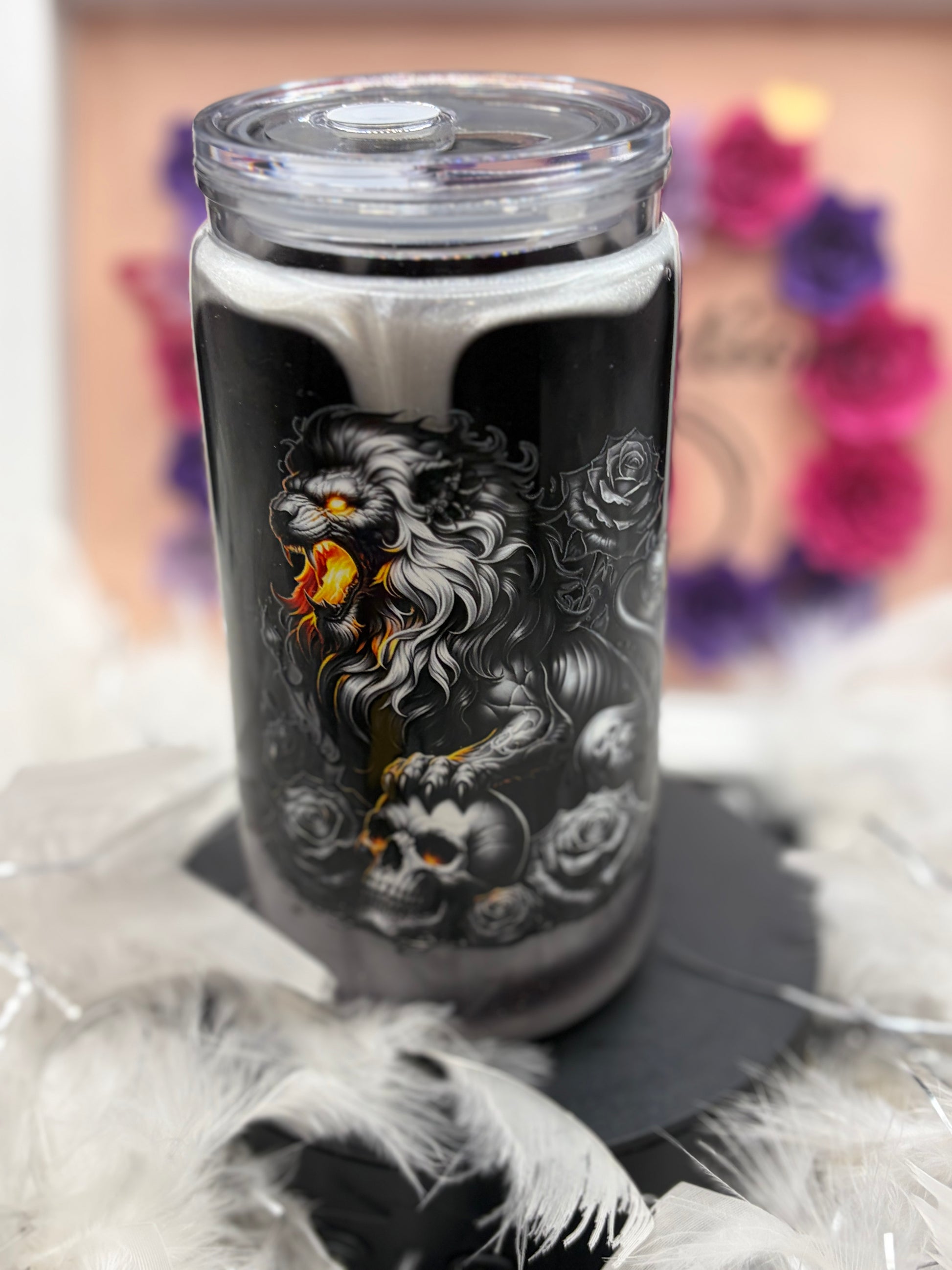 Tumbler lion image 0