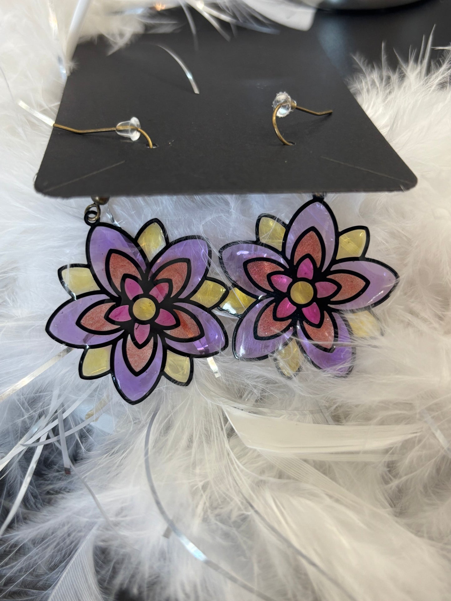 Boucles d'oreilles fleur noire image 0